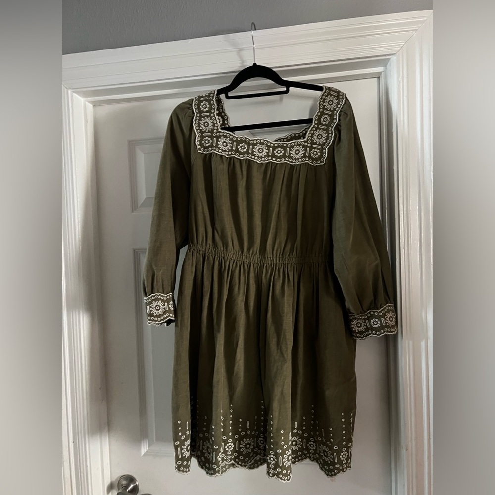Madewell dress Olive green with White Embroidery